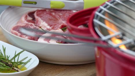 Lamb-chops-on-a-bucket-bbq-,-rosemary-salt-and-olive-oil