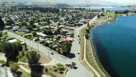 Cromwell,-New-Zealand,-Drone-Aerial-View-of-Cityscape-on-Clutha-River-Riverbank