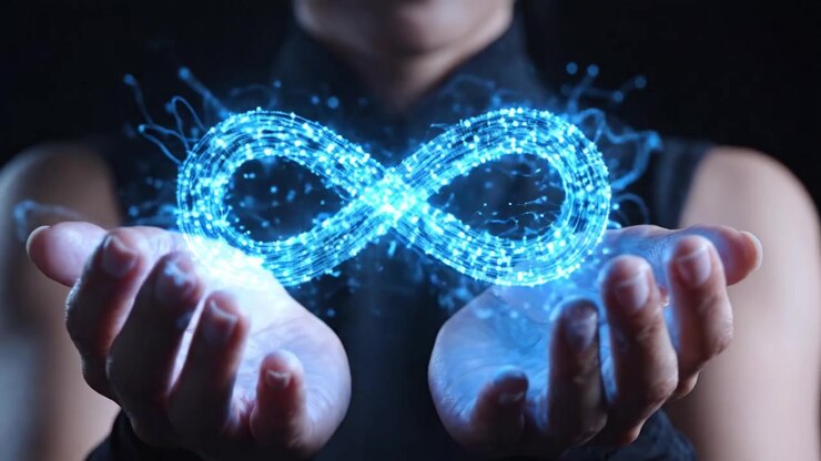 Uma Exibição Enigmática do Infinito: Uma Figura Segurando um Símbolo do Infinito Azul Radiante Iluminado com Partículas Cintilantes em Luz Fraca Contra um Fundo Escuro