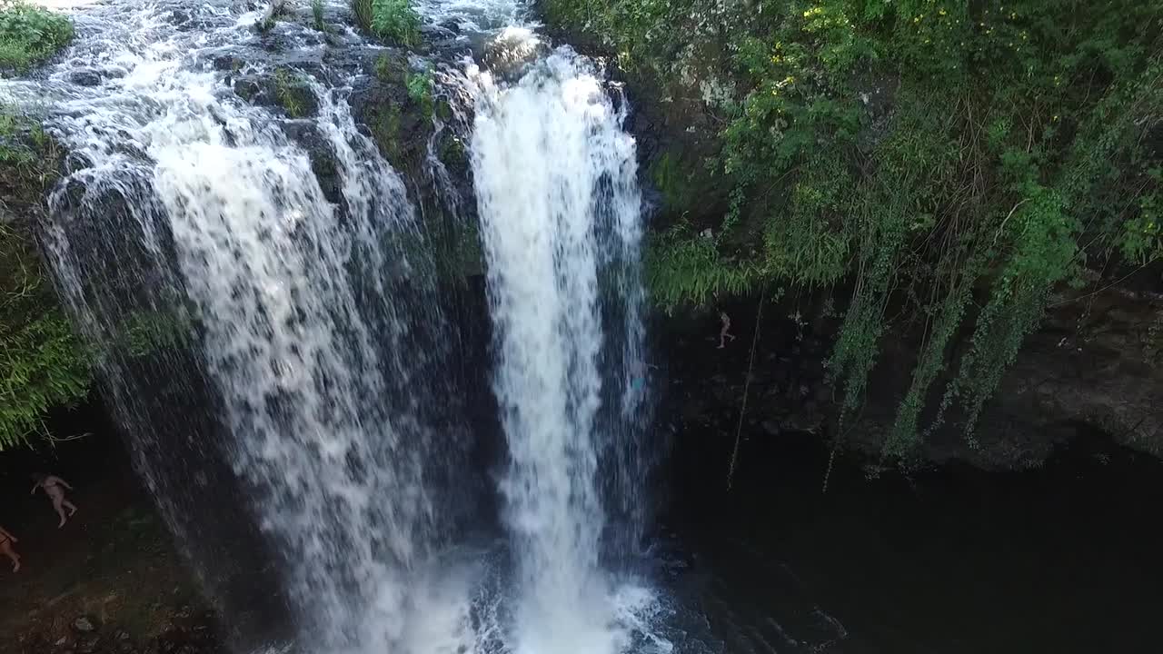 una vista aérea muestra killen falls en nueva gales del sur, australia