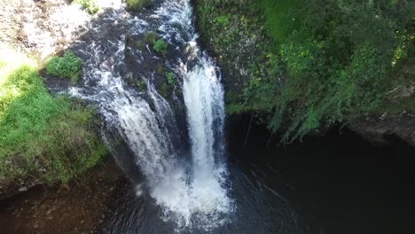 una vista aérea muestra killen falls en nueva gales del sur, australia
