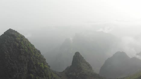 Wide-view-of-the-amazing-Ma-pi-leng-pass-at-ha-giang-loop-Vietnam,-aerial