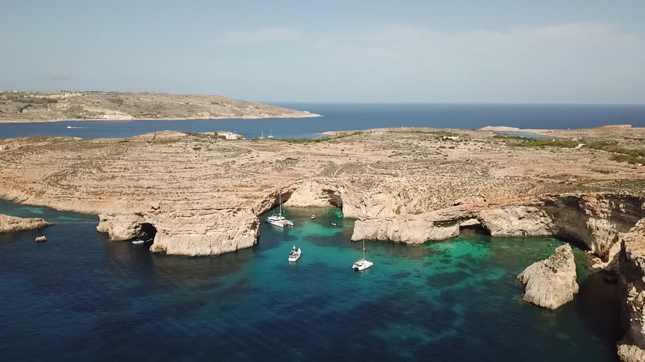 laguna cristalina con agua cristalina - la laguna desde arriba