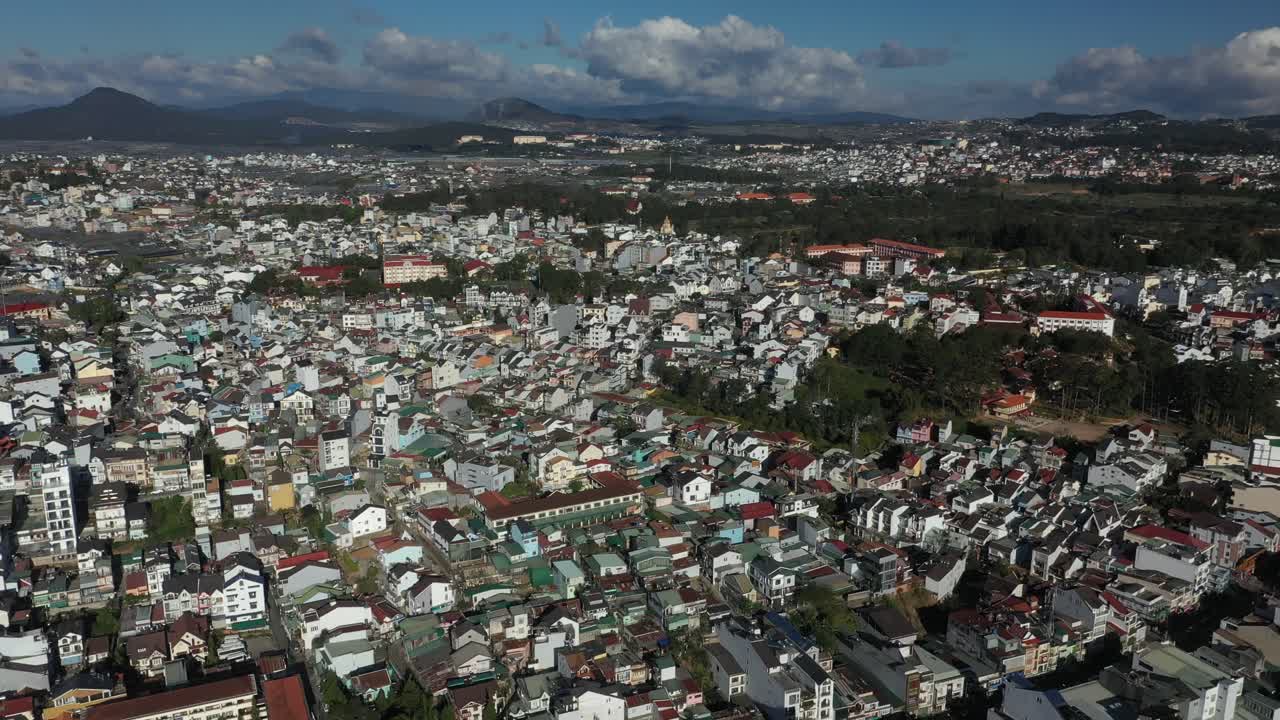 다라트 시 (dalat city) 또는 다라트 (da lat) 는 베트남의 아름다운 빛 오후에 촬영된 영화입니다.
