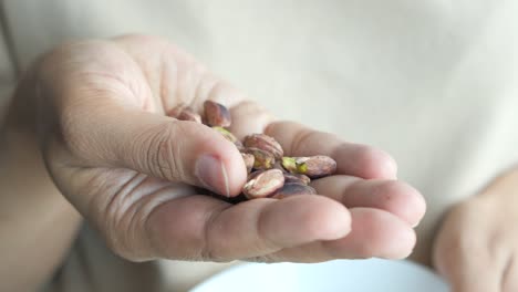 handful of pistachios