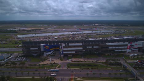 hiperlapso aéreo de daytona 500 nascar en daytona beach, florida