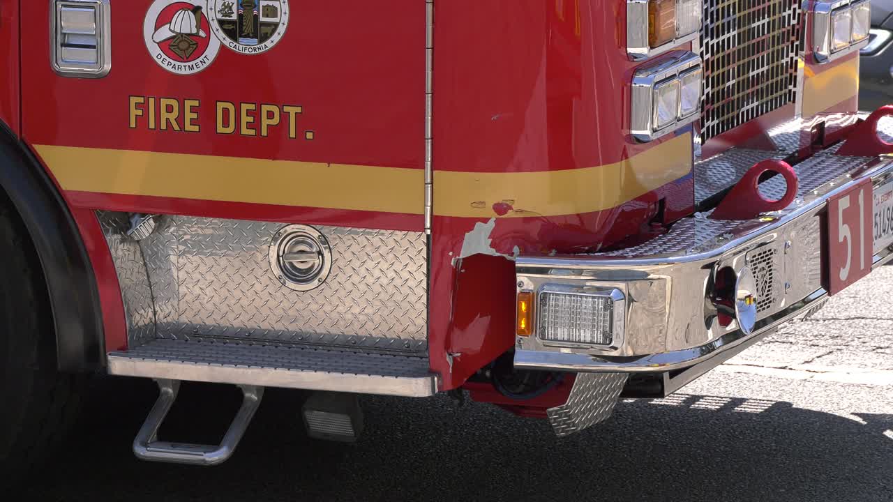 el camión de bomberos de cerca - el condado de la