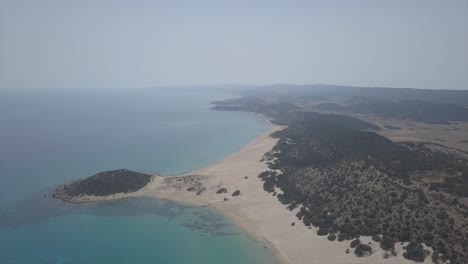 Pan-shot-of-the-beach-and-the-sea