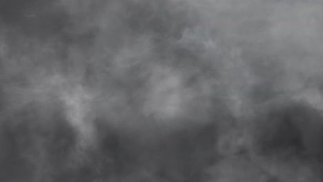 Graue-Kumulonimbuswolken-Und-Blitze-In-Einem-Sturm-4k