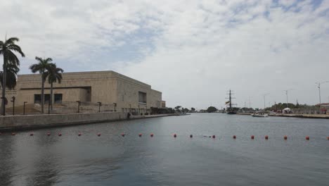 Toma-De-Establecimiento-Lento-Del-Famoso-Centro-De-Convenciones-De-Cartagena