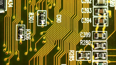 Placa-Base-De-Computadora-Con-Condensadores-Y-Resistencias