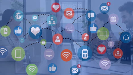 animación de conexiones con iconos y procesamiento de datos sobre personas de negocios