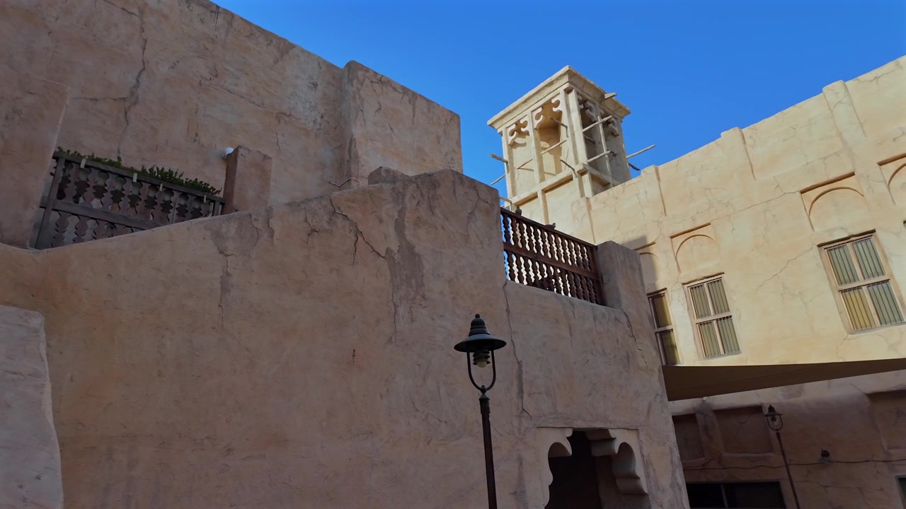 Esplorando le Strade Senza Tempo del Quartiere Storico di Al Fahidi, Dubai