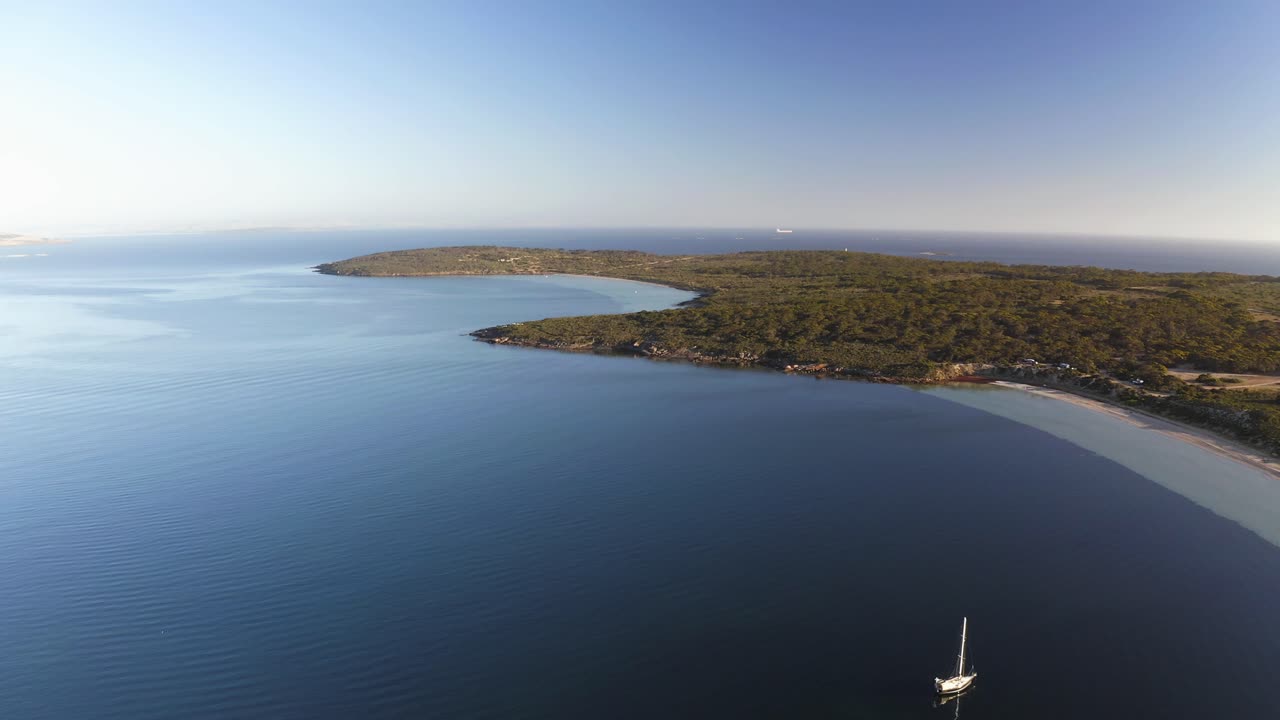 vista aérea de un avión no tripulado al atardecer del parque nacional lincoln, sur de australia