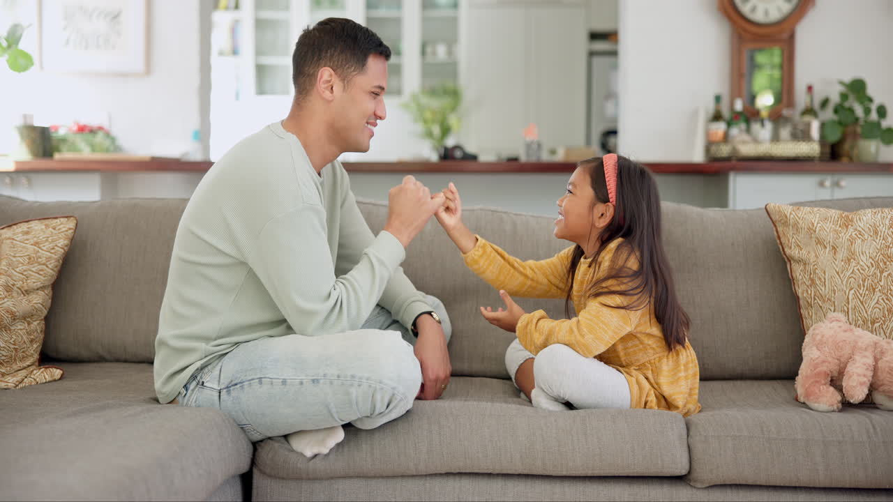 아버지, 딸, 그리고 작은 손가락 약속