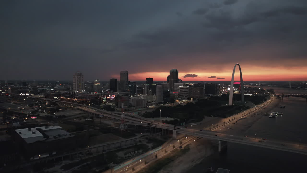 세인트 시내의 느린 공중 트럭 보기