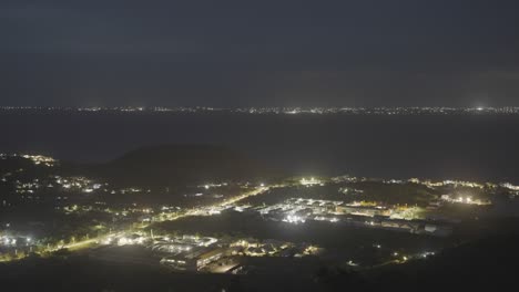 timelapse de la ciudad de grand case y la isla de anguilla detrás de ella en san martín