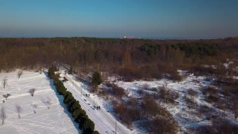 Antena-De-La-Ciudad-De-Gdansk,-Invierno-2018,-Parque-Ronald-Reagan