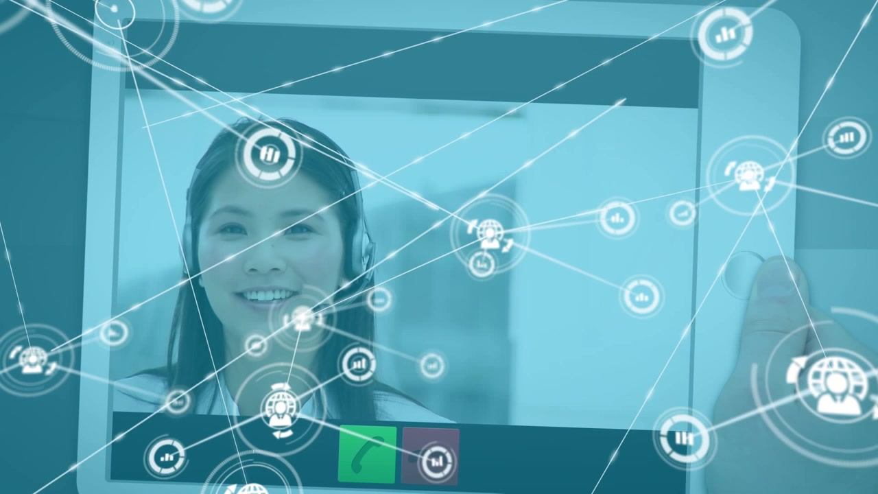 Animazione di rete di connessioni con icone su donna d'affari che usa auricolare telefonico.
