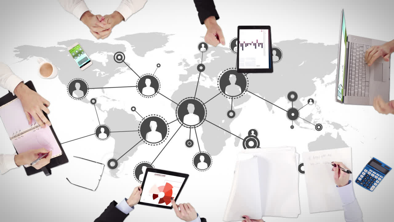 사업가 들 의 손 이 일 하고 있다