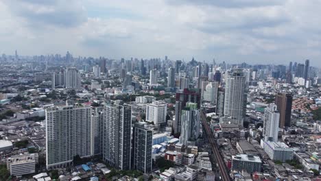 vista panorámica del hermoso horizonte de la ciudad de bangkok, tailandia