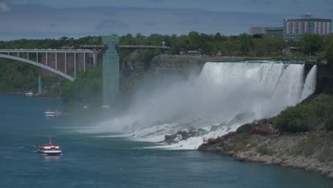 rainbow bridge boat american falls at niagara falls canada side