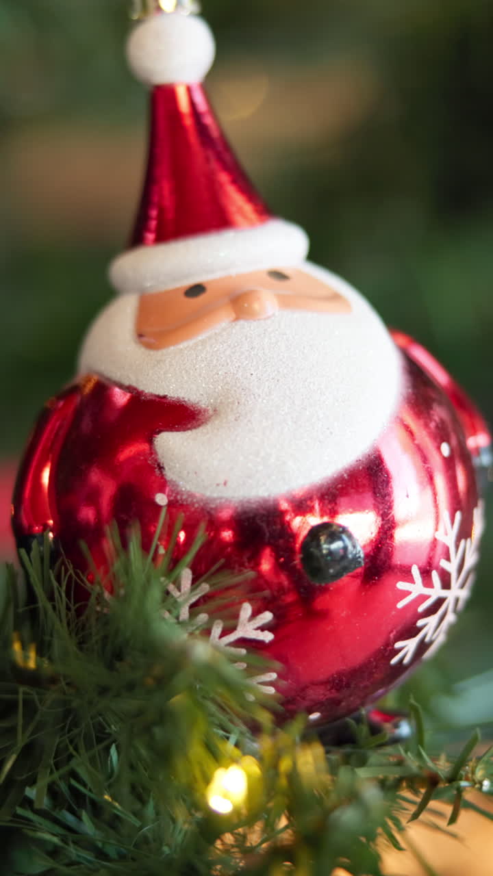 Santa Claus Christmas Ornament