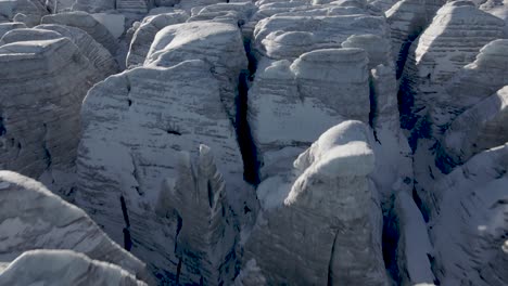 Luftaufnahme-Der-Eisformationen-Des-Folgefonna-gletschers-Im-Gebiet-Bekannt-Als-Buerbreen
