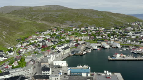 ein etablierter zweig von honningsvag, der nördlichsten stadt auf dem norwegischen festland