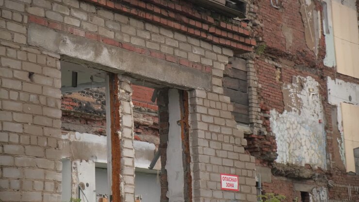 Local de Demolição - Edifício Abandonado