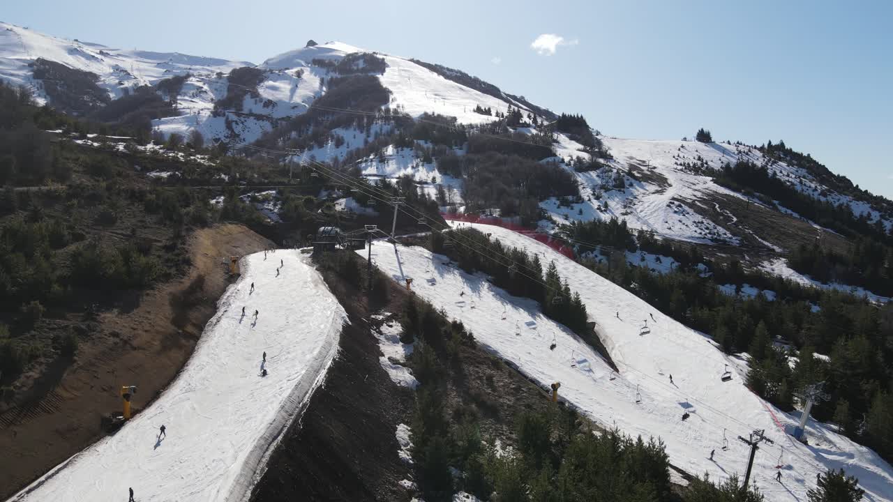 Arjantin'deki karlı Bariloche dağları