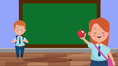 de vuelta a la temporada escolar con niños pequeños pareja y escena pizarra