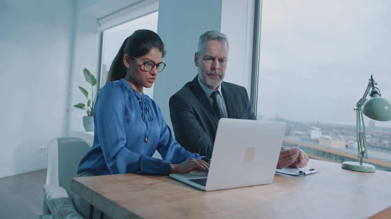 reunión de negocios en una oficina moderna