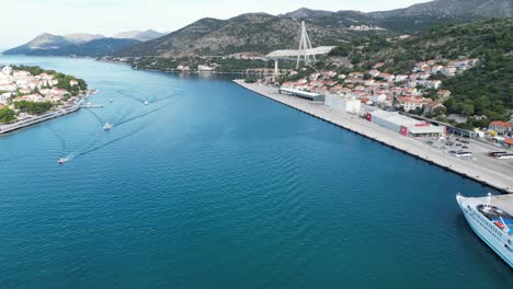 弗朗乔·图德曼桥 (franjo tudman bridge) 位于德布罗夫尼克 (dubrovnik),是克罗地亚最著名的桥梁之一