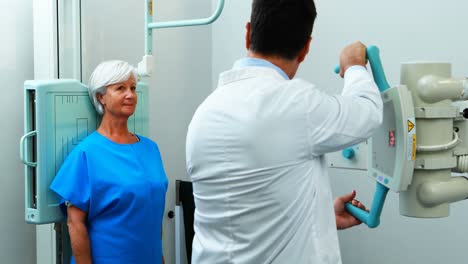 Senior-woman-undergoing-an-x-ray-test