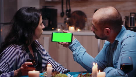 Phone-mockup-in-the-kitchen