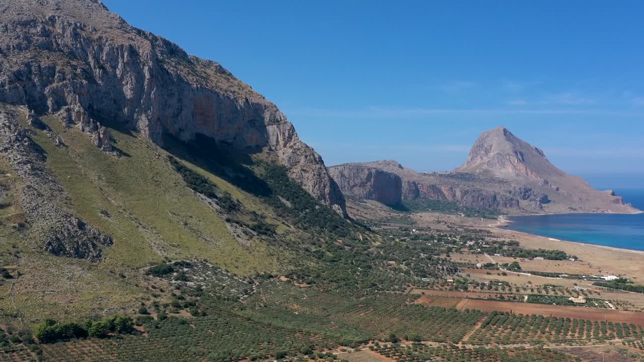 Vista aerea della splendida costa siciliana