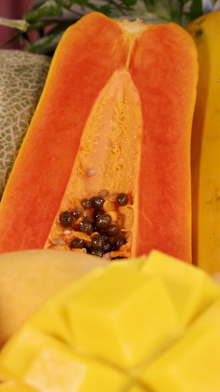 Un vivace assortimento di vari frutti freschi