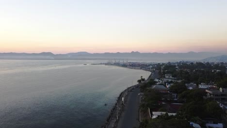 Imágenes-Aéreas-Sobre-Cap-Haitien-En-Haití-Durante-El-Amanecer