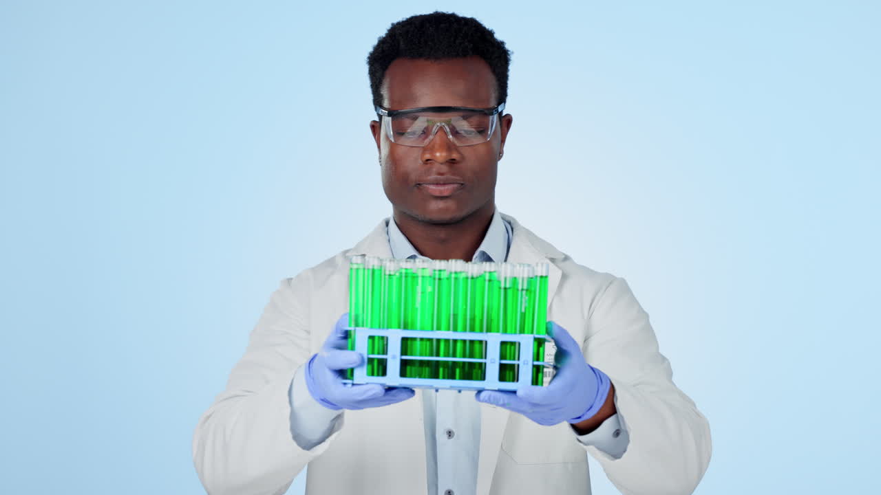 inspección, científico o hombre negro con viales