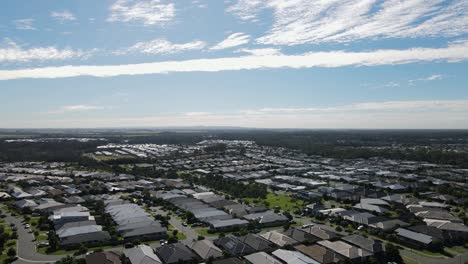 vista aérea de un barrio suburbano