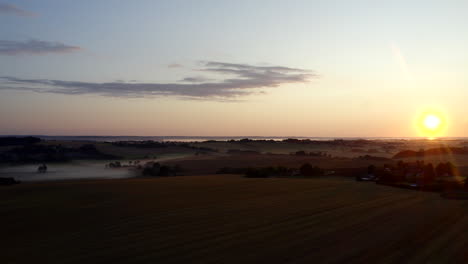 Sunrise-over-Danish-farm-fields