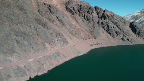 dirt-road-The-El-Yeso-reservoir,-Cajon-del-Maipo,-country-of-Chile