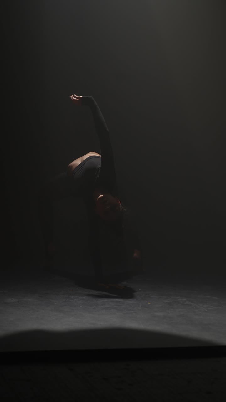 Contemporary Dance Performance