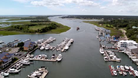 Antenne-Hoch-über-Der-Intracoastal-Waterway-In-Wrightsville-Beach-NC,-North-Carolina-In-Der-Nähe-Von-Wilmington-NC