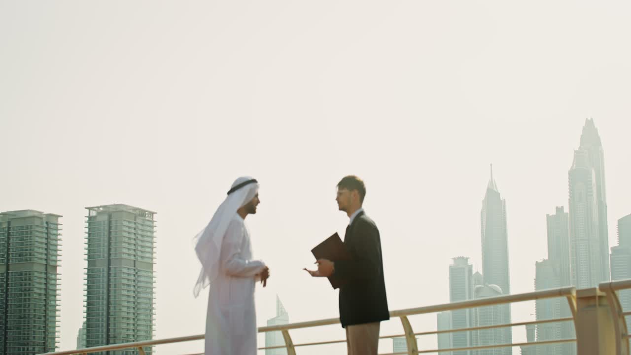 reunión de negocios en dubai