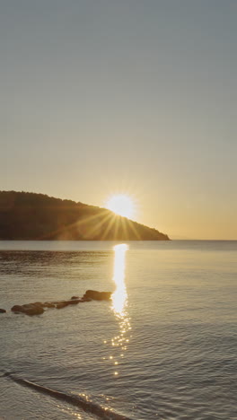 wild-beach-in-greece-in-vertical