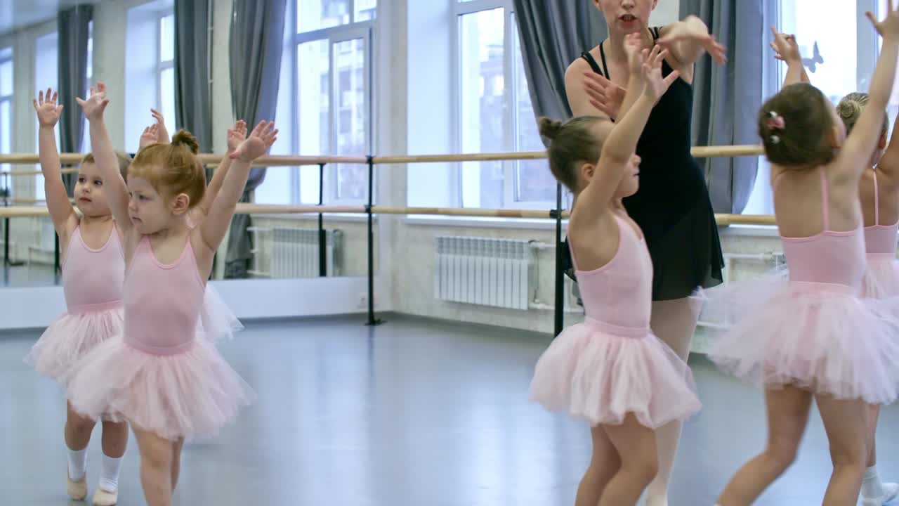 발레 수업을 위한 워밍업