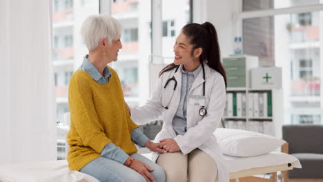 de mãos dadas, feliz ou médico com paciente