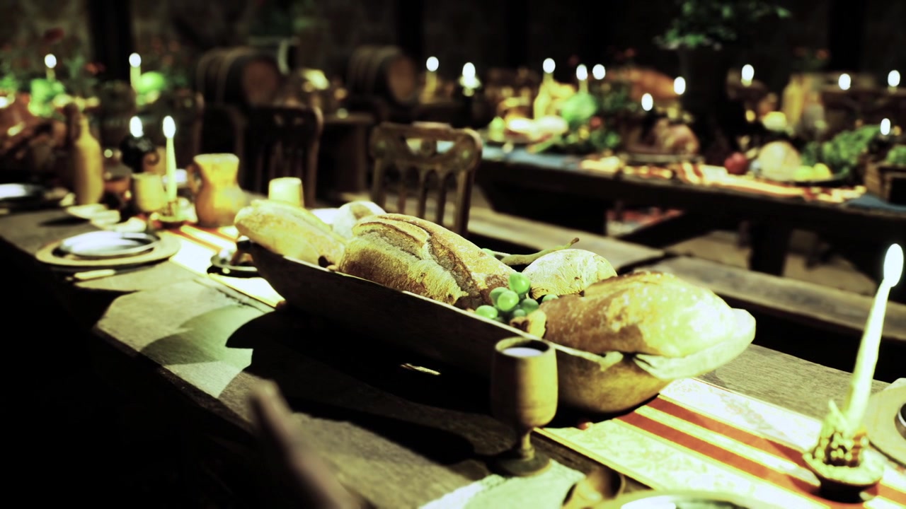 Composizione di pane artigianale illuminata da una luce calda e invitante